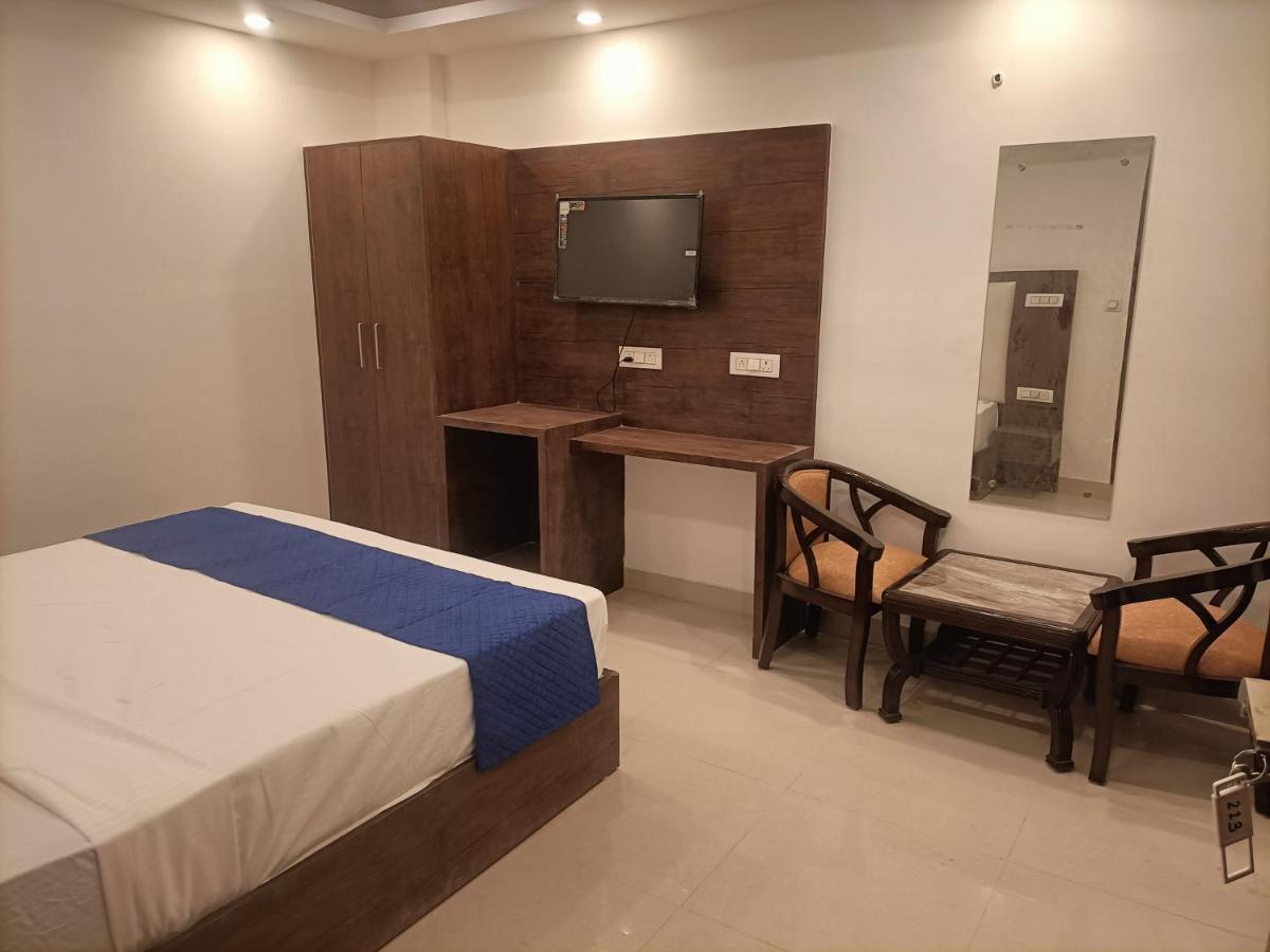 Family Hotel Tark Near Igi Airport Delhi Νέο Δελχί Εξωτερικό φωτογραφία
